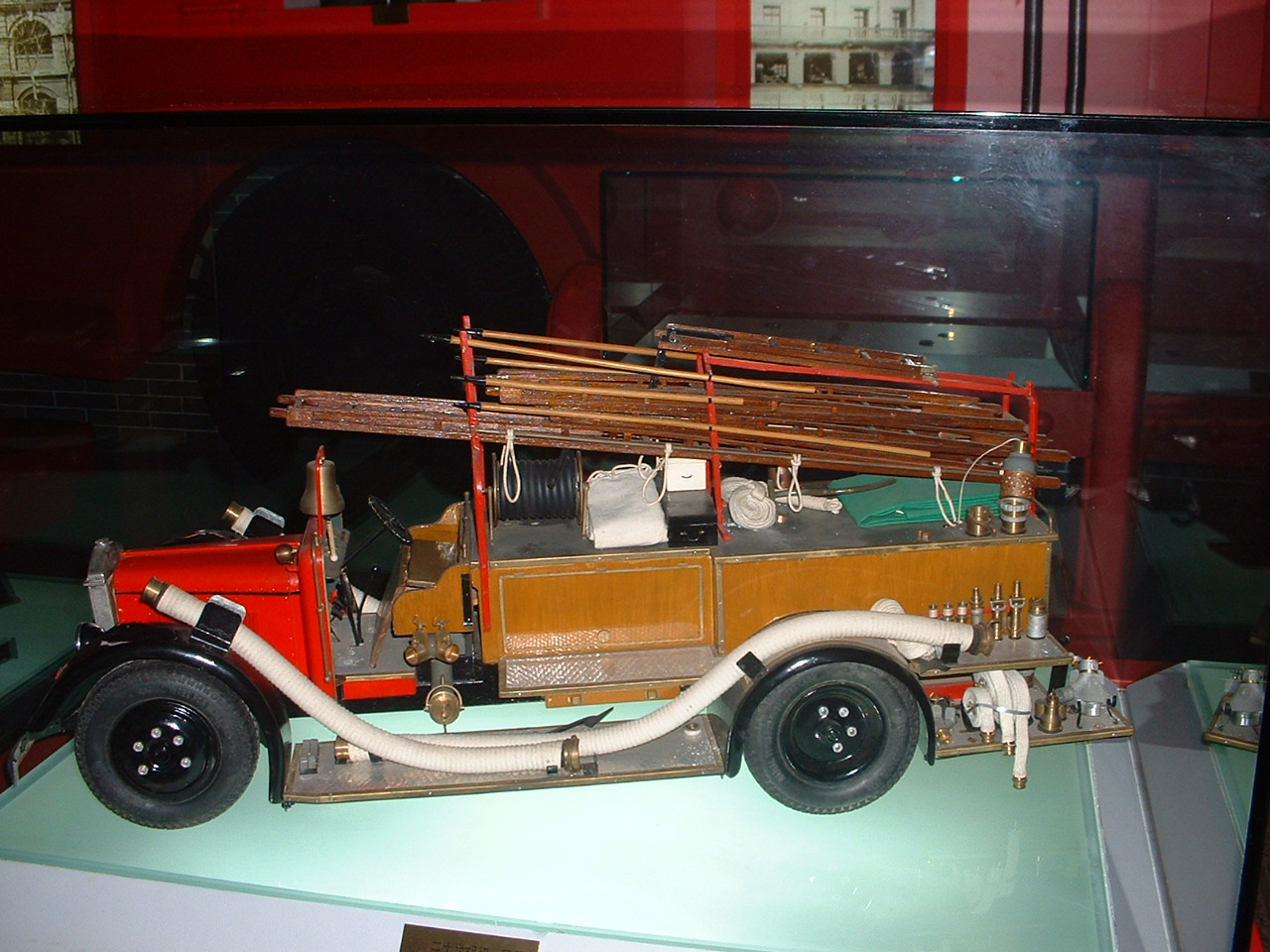 老式消防車(chē)1.jpg